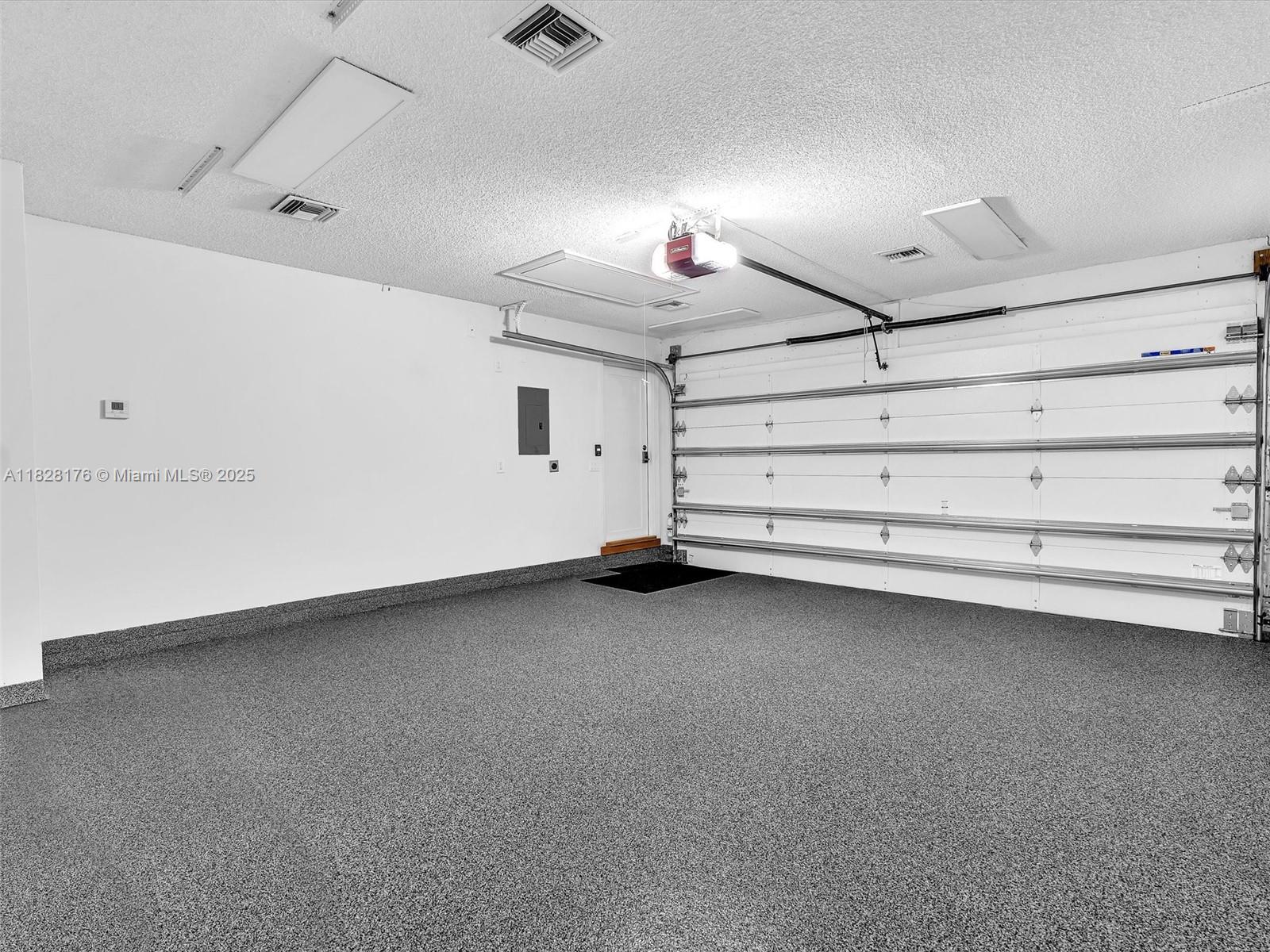 BRIDGEWATER AT PLANTATION - Residential