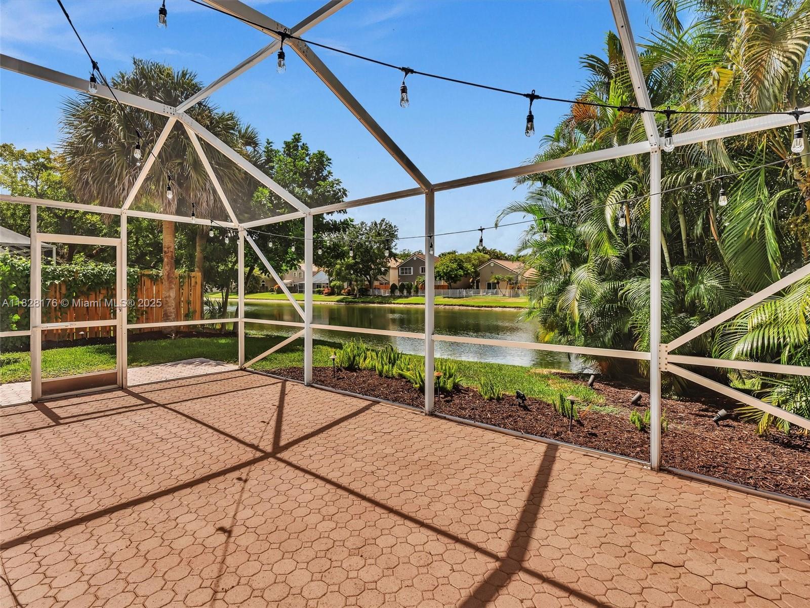 BRIDGEWATER AT PLANTATION - Residential