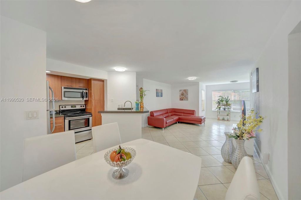 Photo of 12400 Vista Isles Dr #1417, Sunrise, FL 33325 (MLS # A11990520)