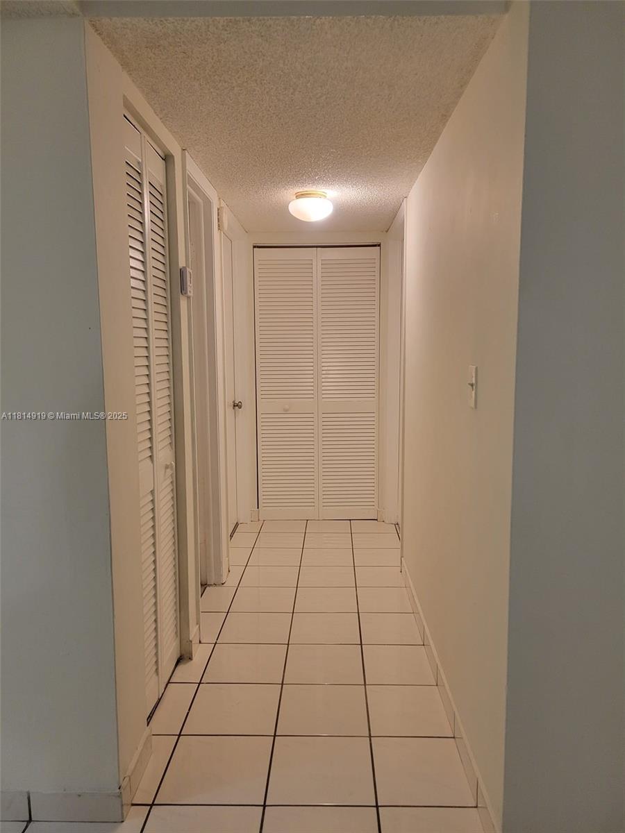 HORIZONS WEST CONDO #4 - Residential