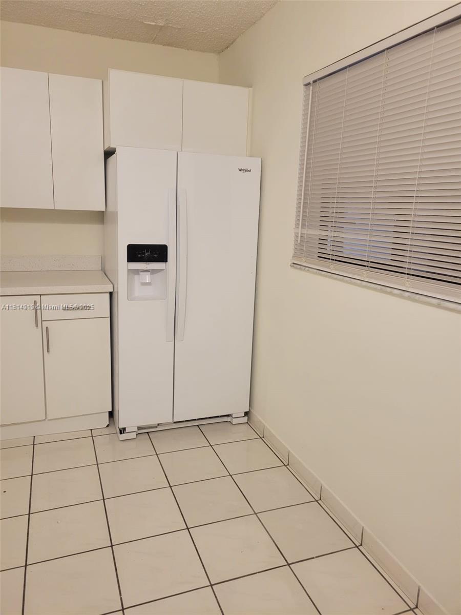 HORIZONS WEST CONDO #4 - Residential
