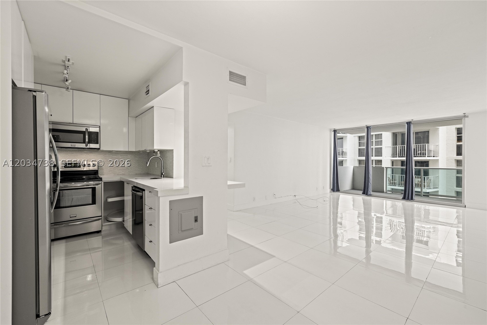 1200 West Ave 622