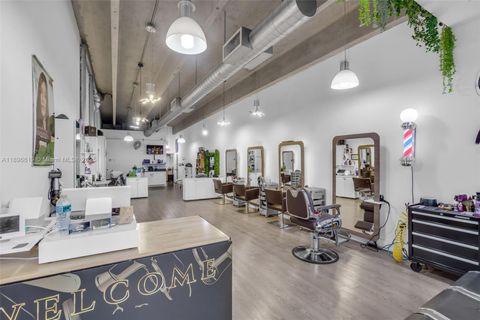 5737 SW 8th St Miami FL 33144
