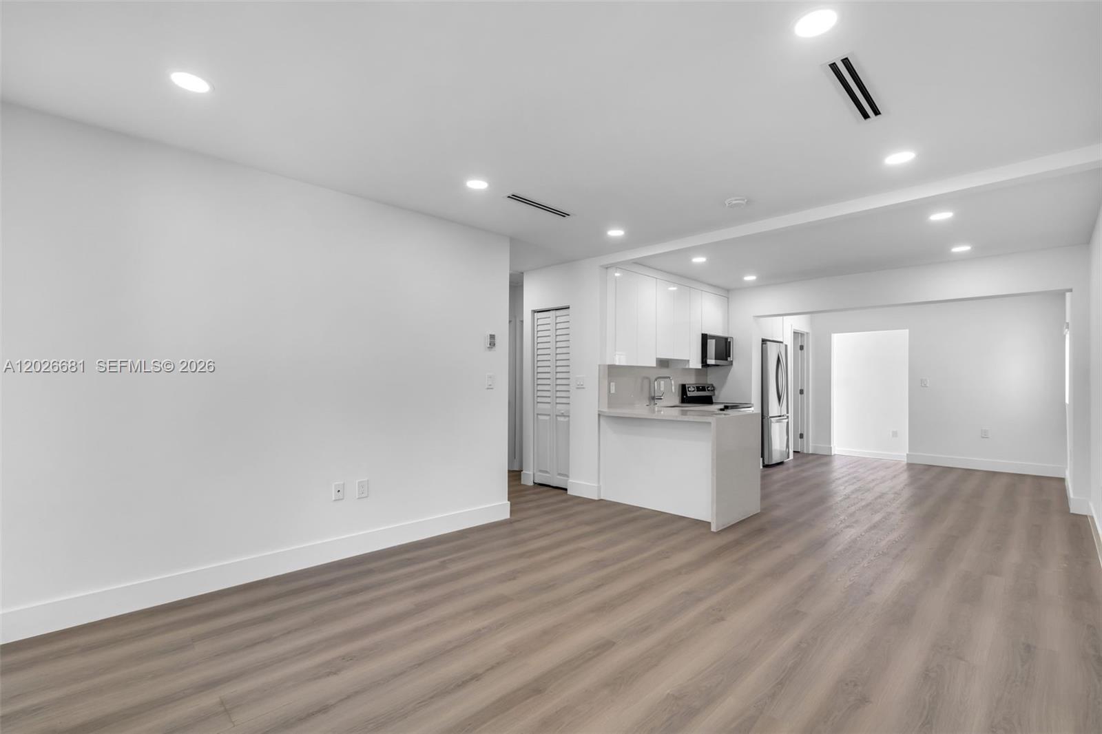 2810 SW 26th St 2810
