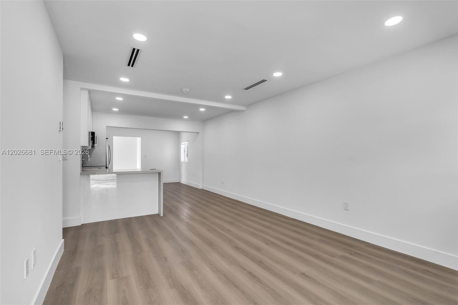 2810 SW 26th St 2810