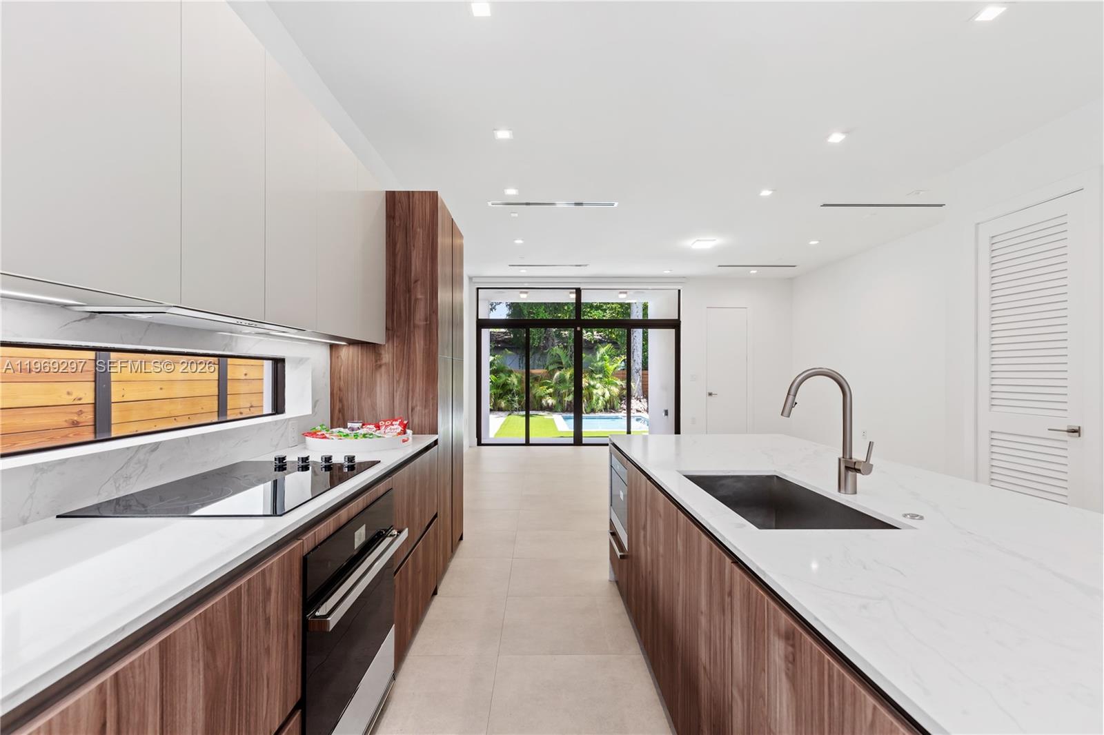 PALMHURST - Residential Lease