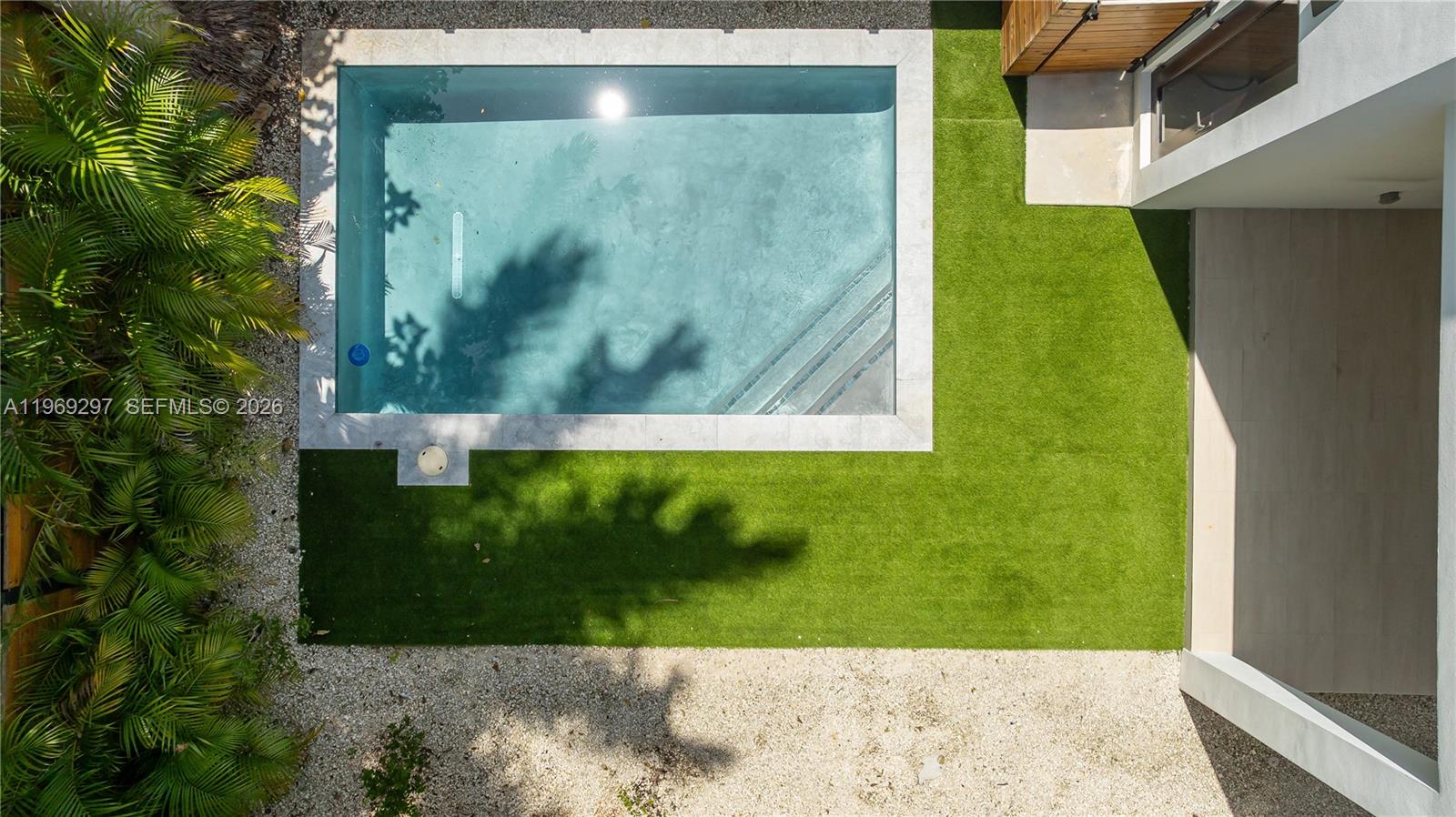 PALMHURST - Residential Lease