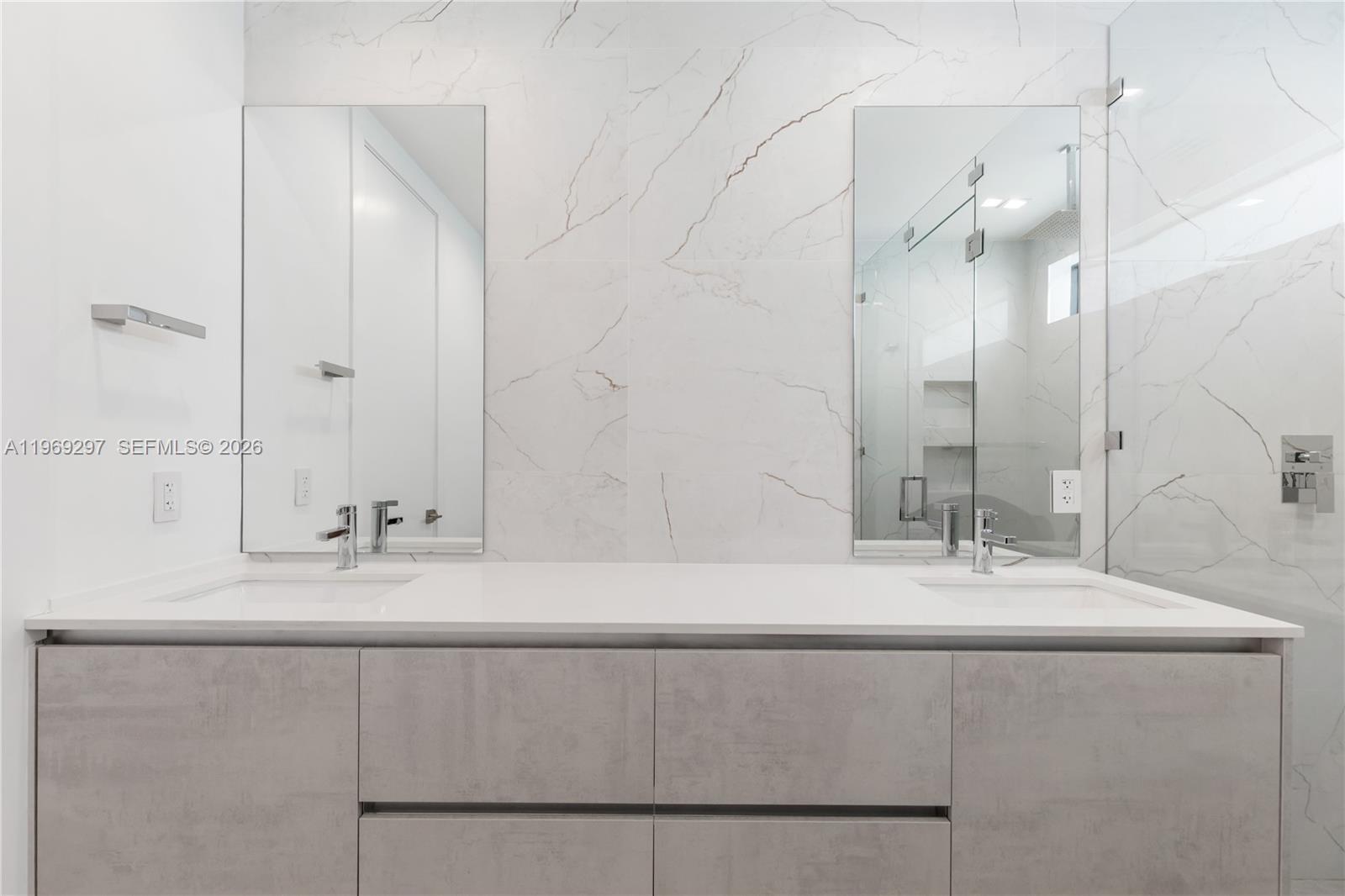 PALMHURST - Residential Lease