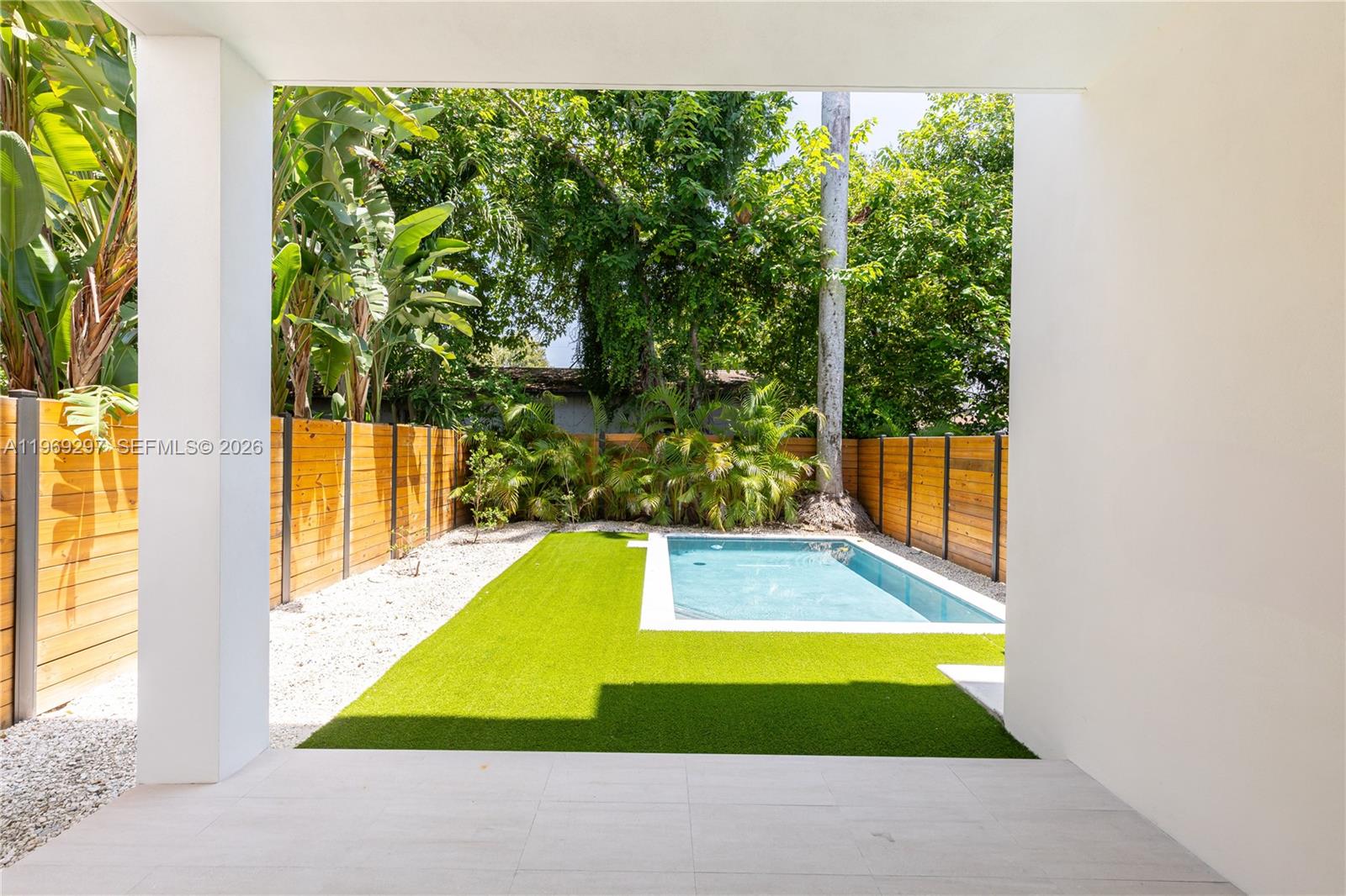 PALMHURST - Residential Lease