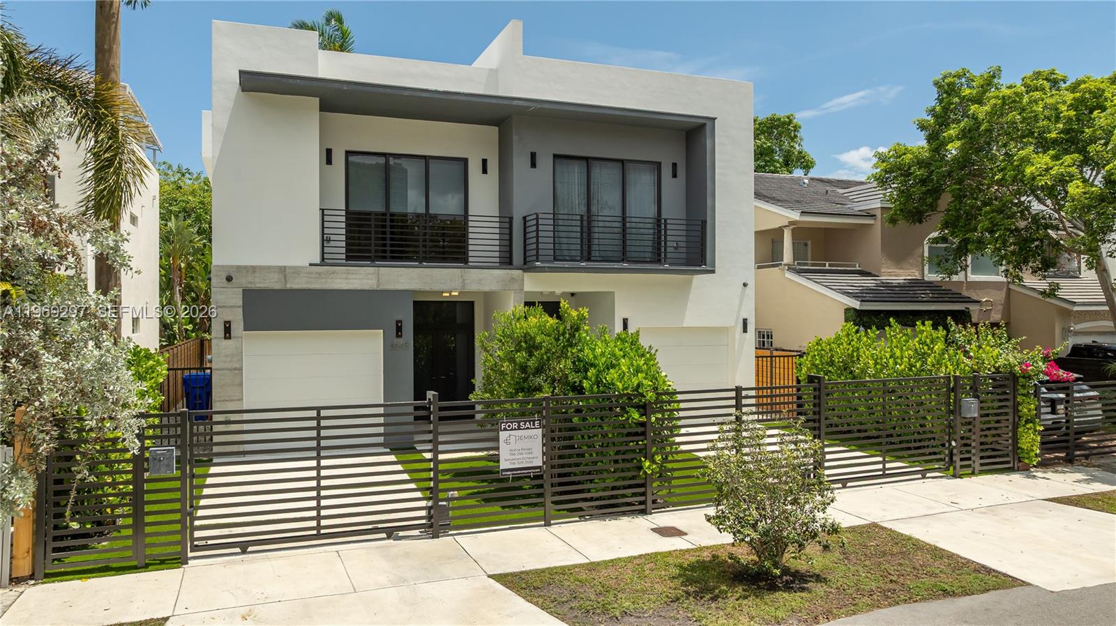 PALMHURST - Residential Lease