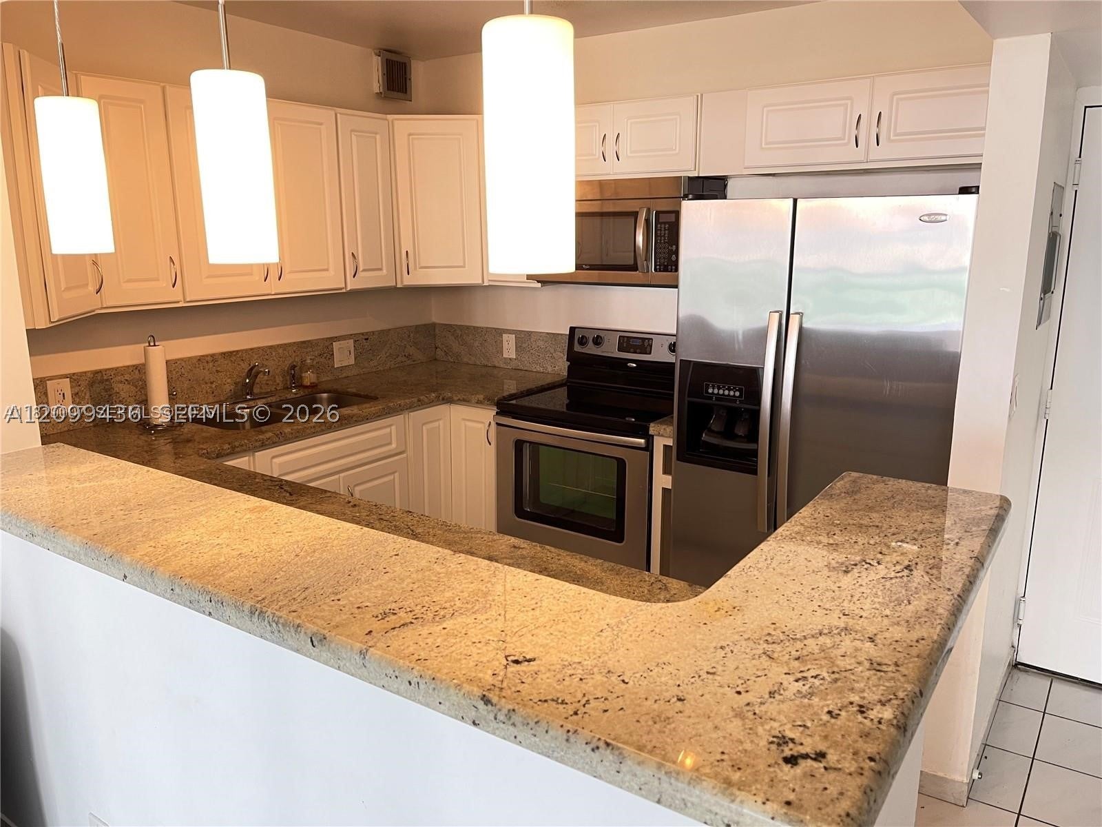 100 Bayview Dr 812