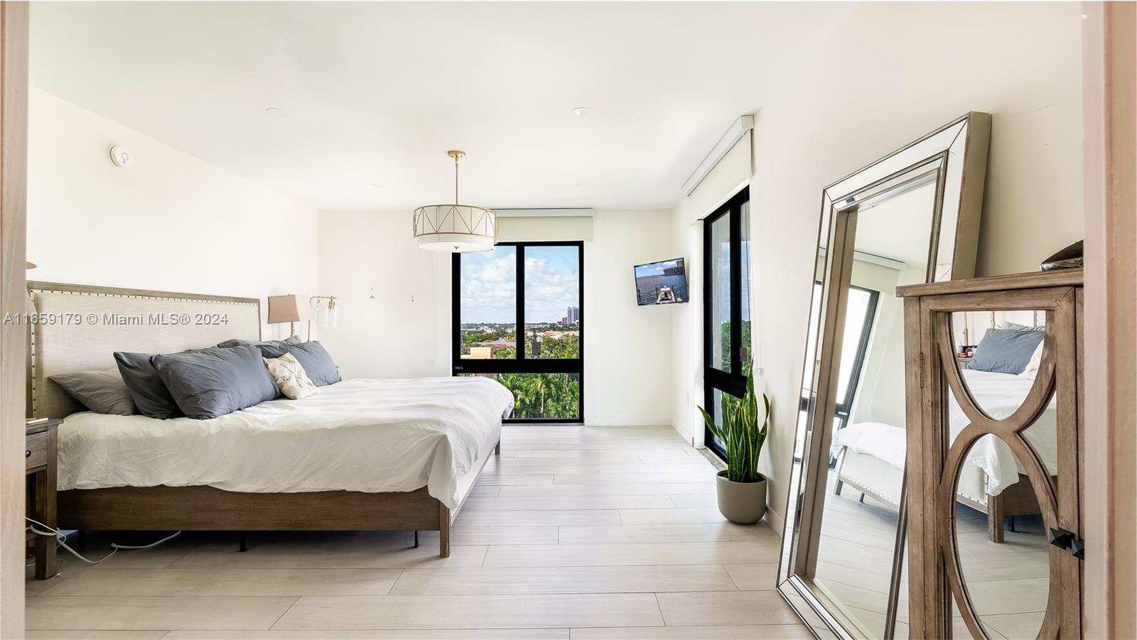 1600 SOUTH BAYSHORE LANE - Residential
