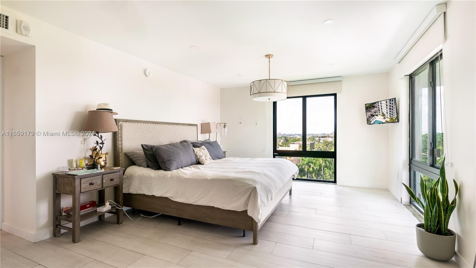 1600 SOUTH BAYSHORE LANE - Residential