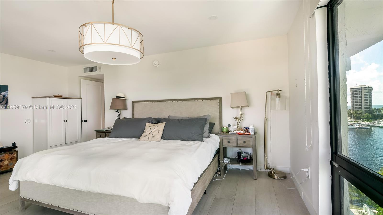 1600 SOUTH BAYSHORE LANE - Residential
