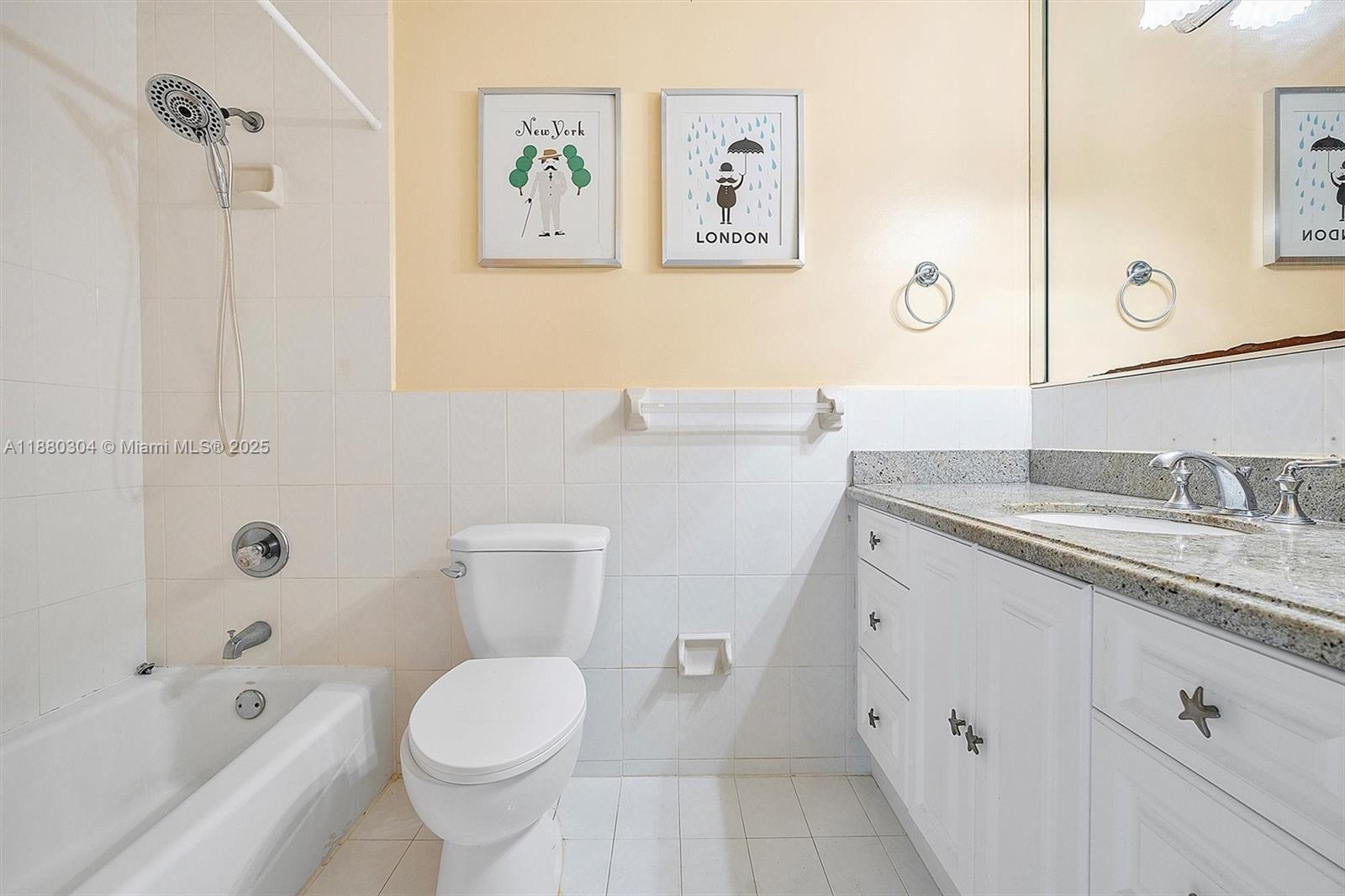 VILLAS DE LA FUENTE - Residential