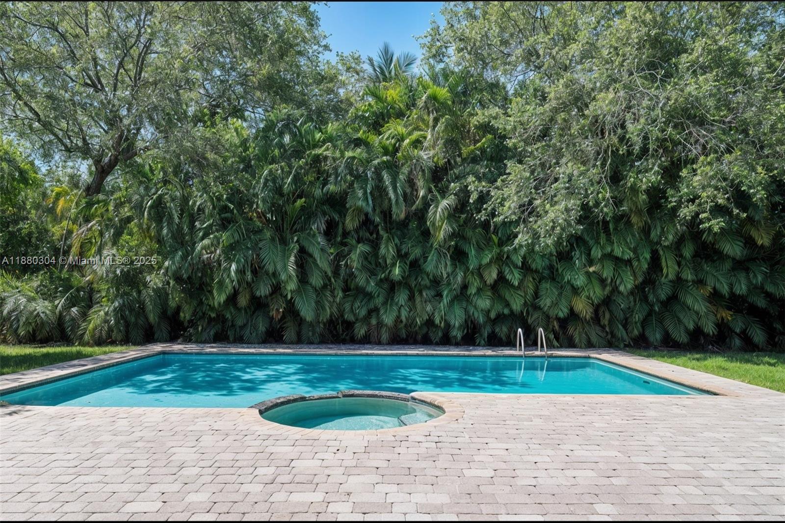 VILLAS DE LA FUENTE - Residential