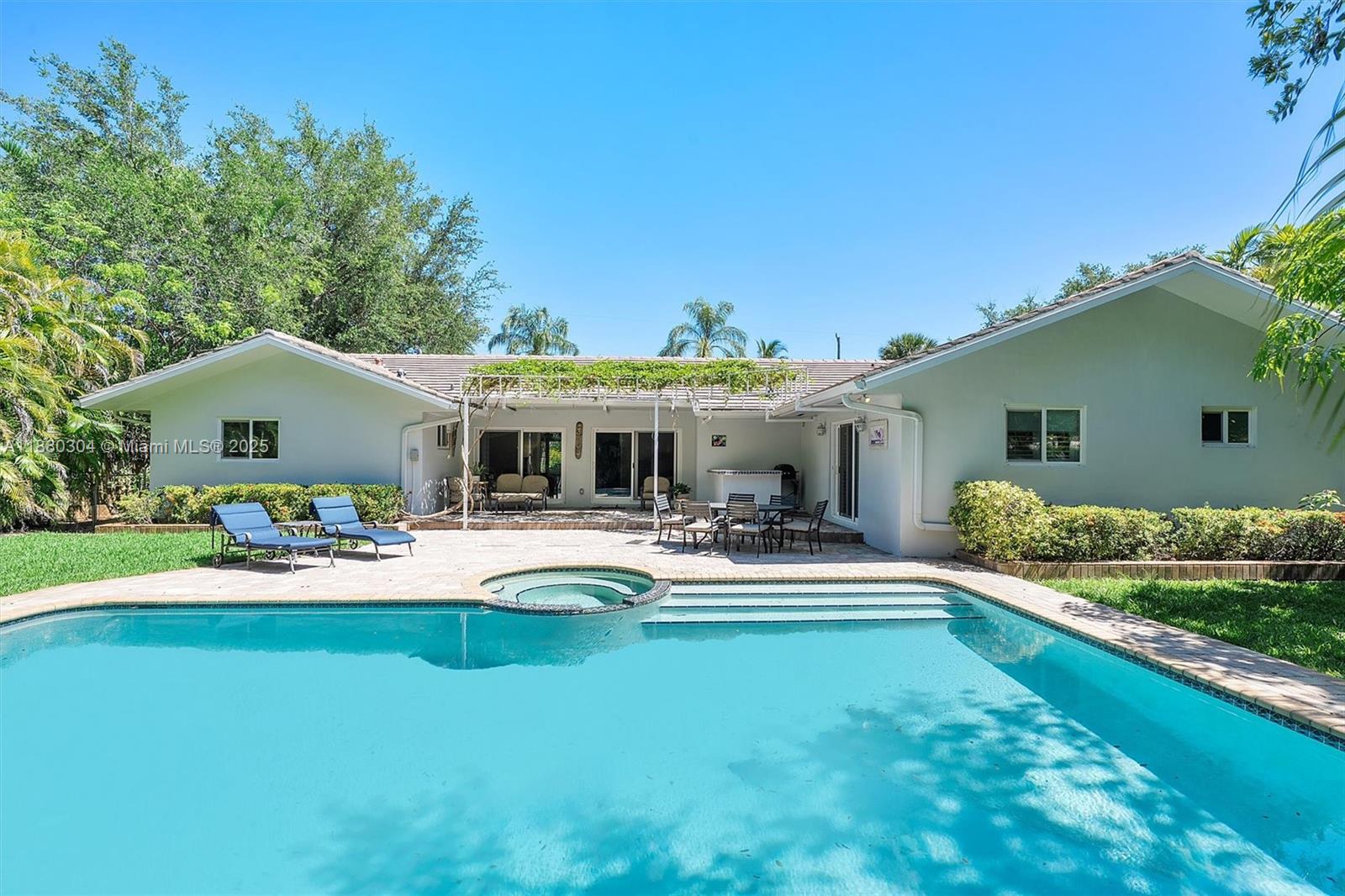 VILLAS DE LA FUENTE - Residential