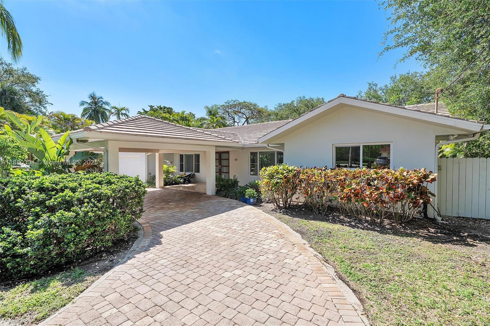 VILLAS DE LA FUENTE - Residential