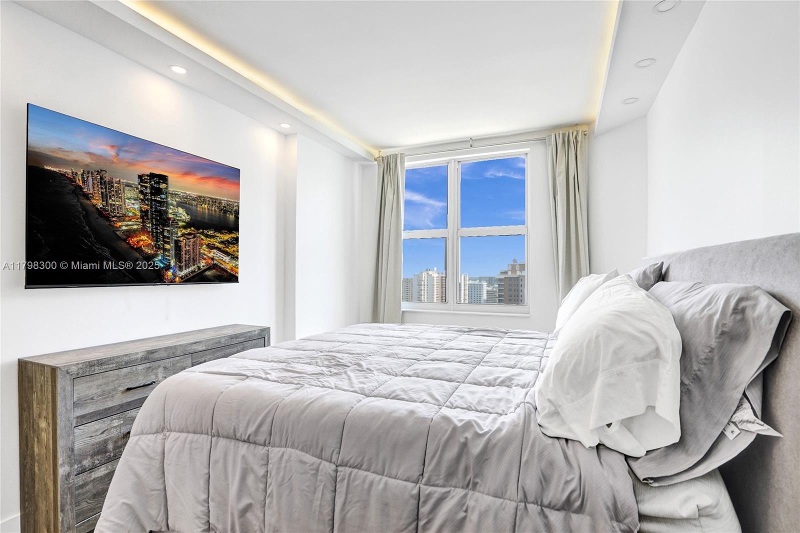 HEMISPHERES CONDO - Residential