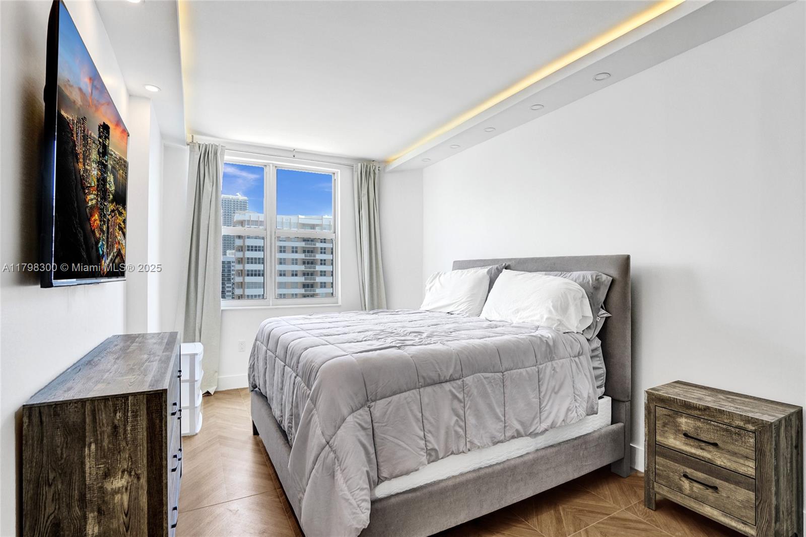 HEMISPHERES CONDO - Residential