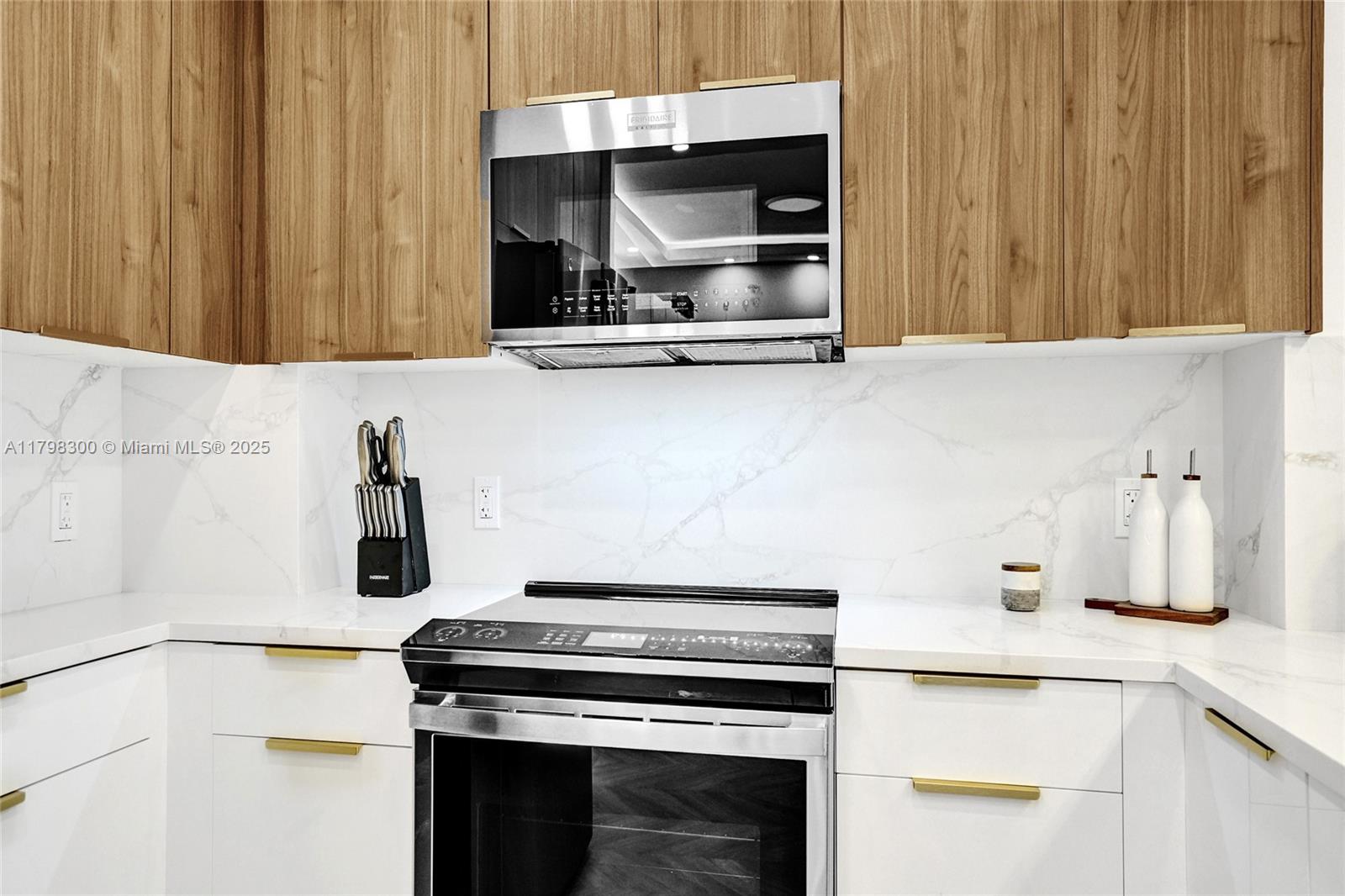 HEMISPHERES CONDO - Residential