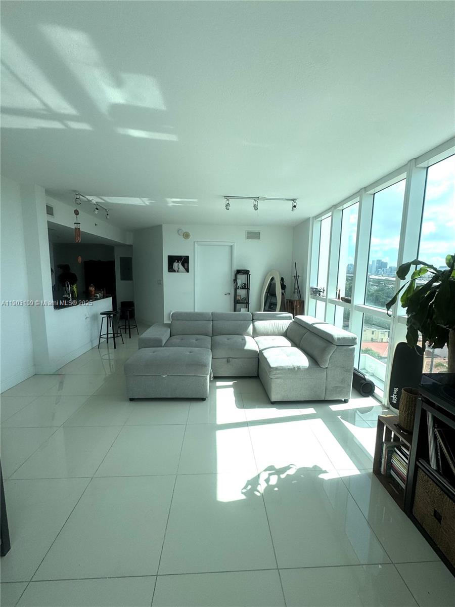 1871 NW S River Dr 903