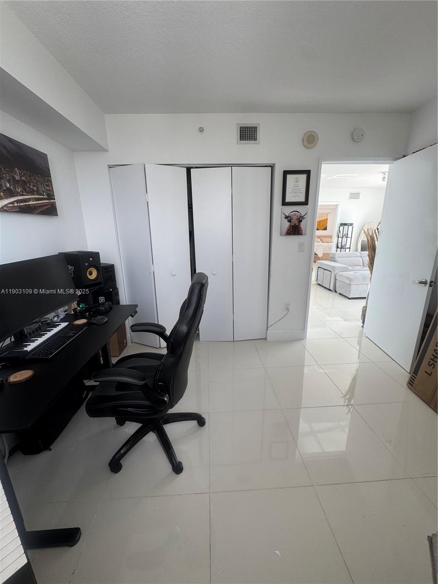 TERRAZAS RIVERPARK VILLAG - Residential