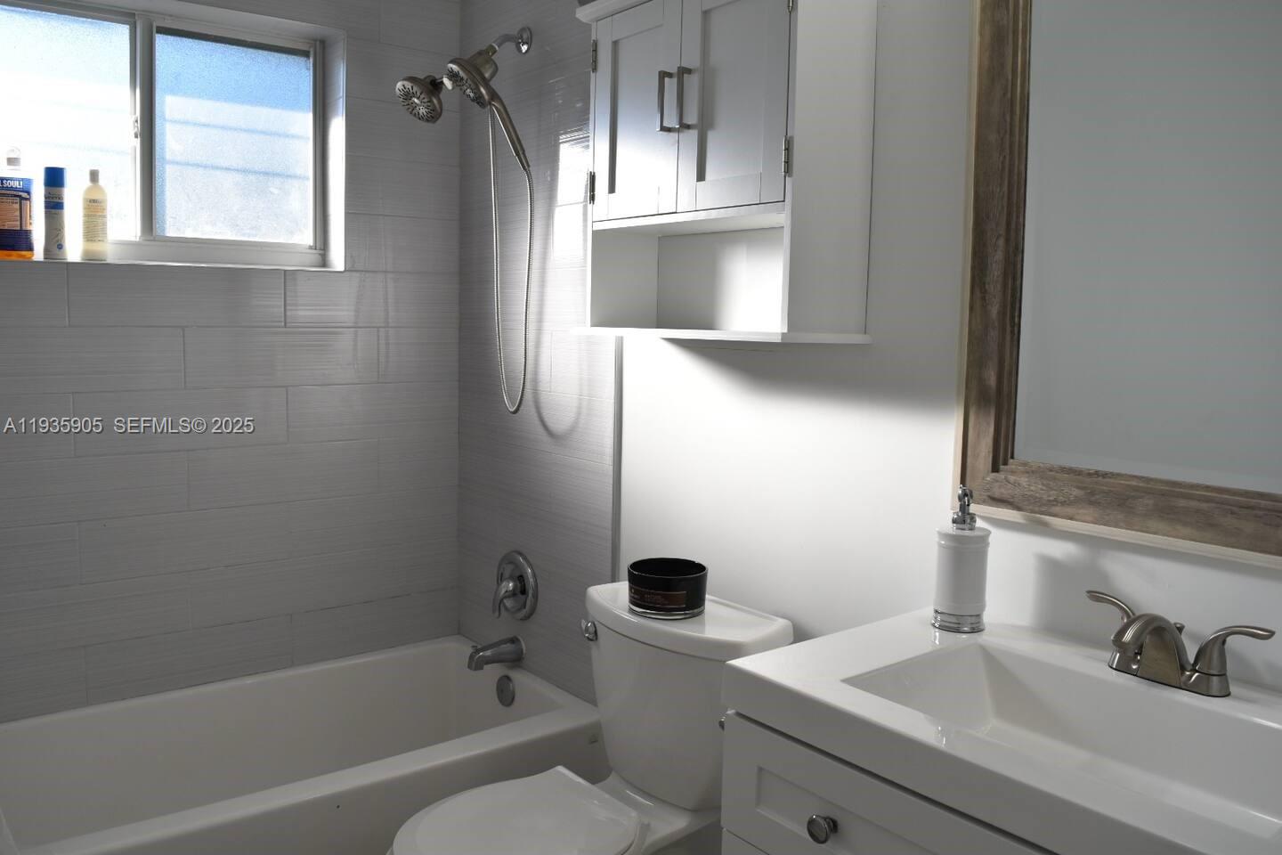 HOLLYWOOD PARK - Residential Income