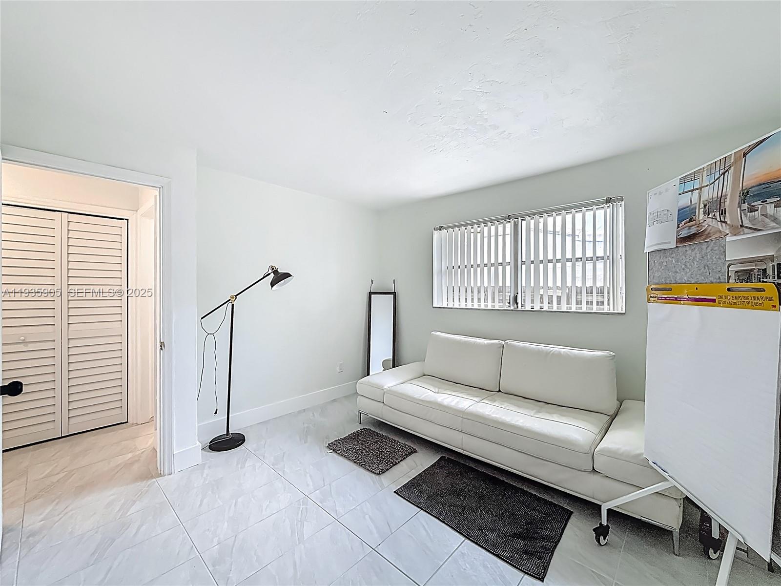 HOLLYWOOD PARK - Residential Income