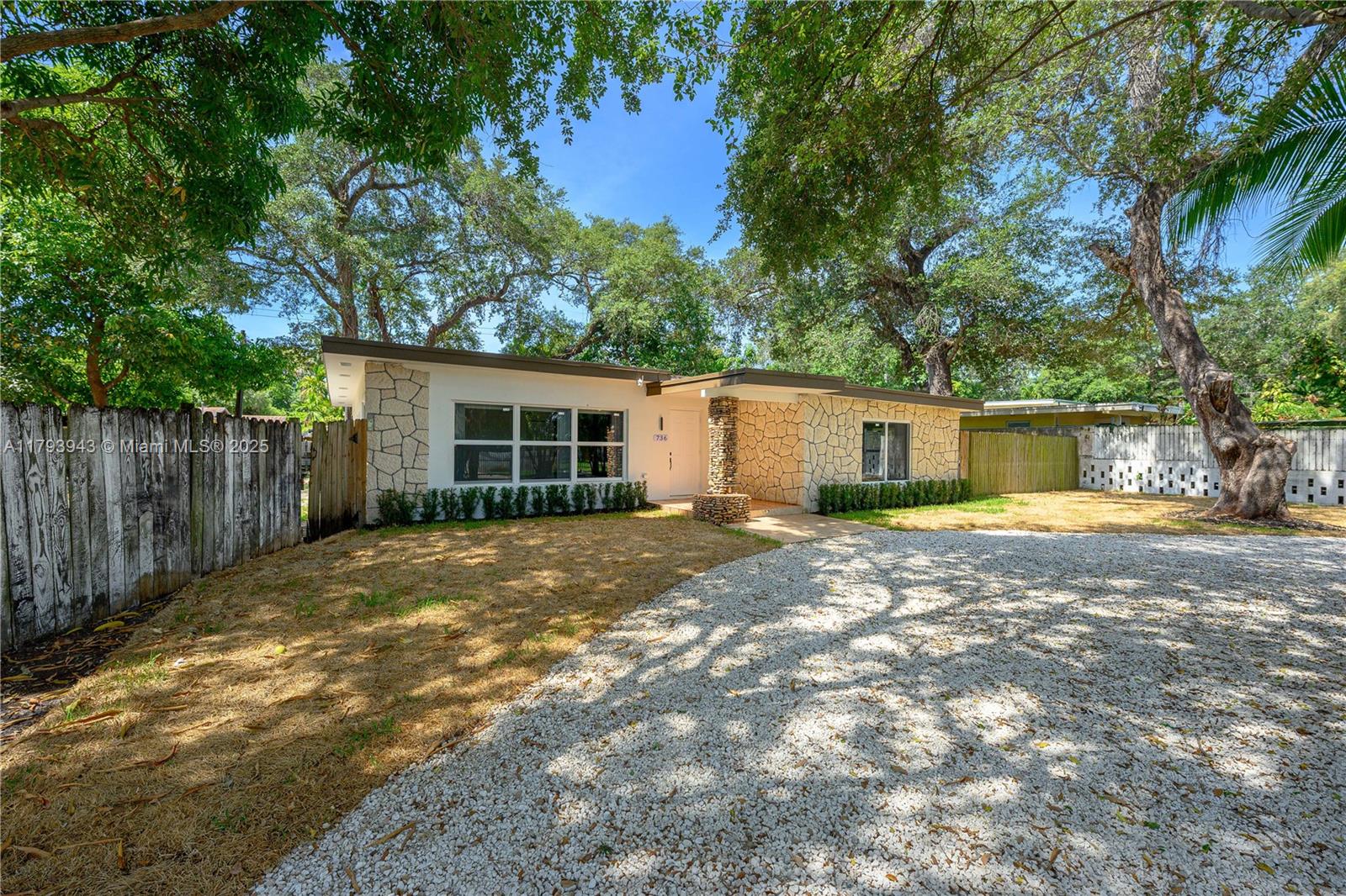 Property for Sale at 736 Ne 164th St, Miami, Broward County, Florida - Bedrooms: 4 
Bathrooms: 3  - $725,000