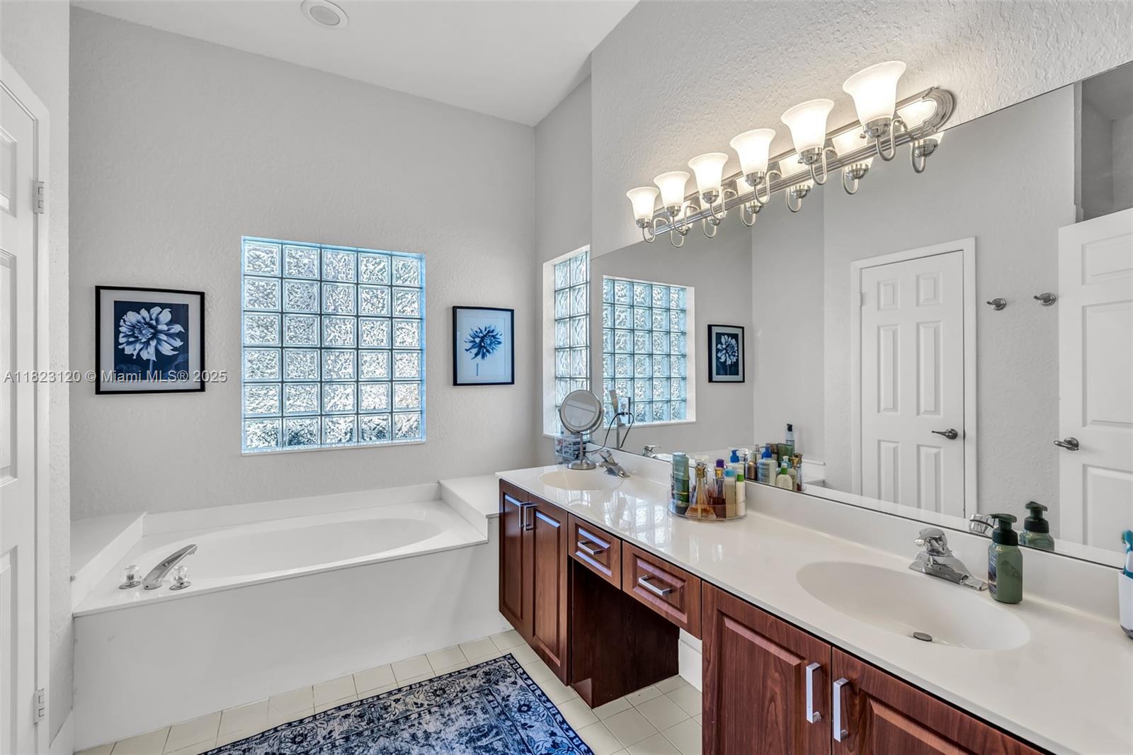 BONAVENTURE-LA COSTA - Residential