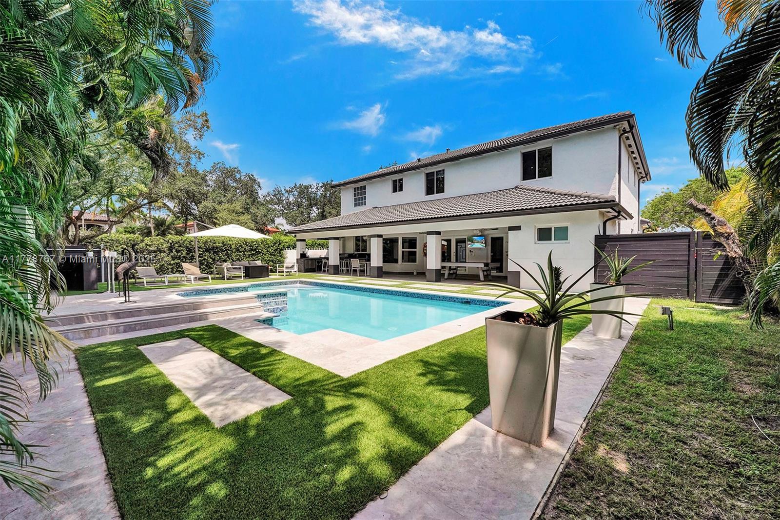 7870 NW 160th Ter