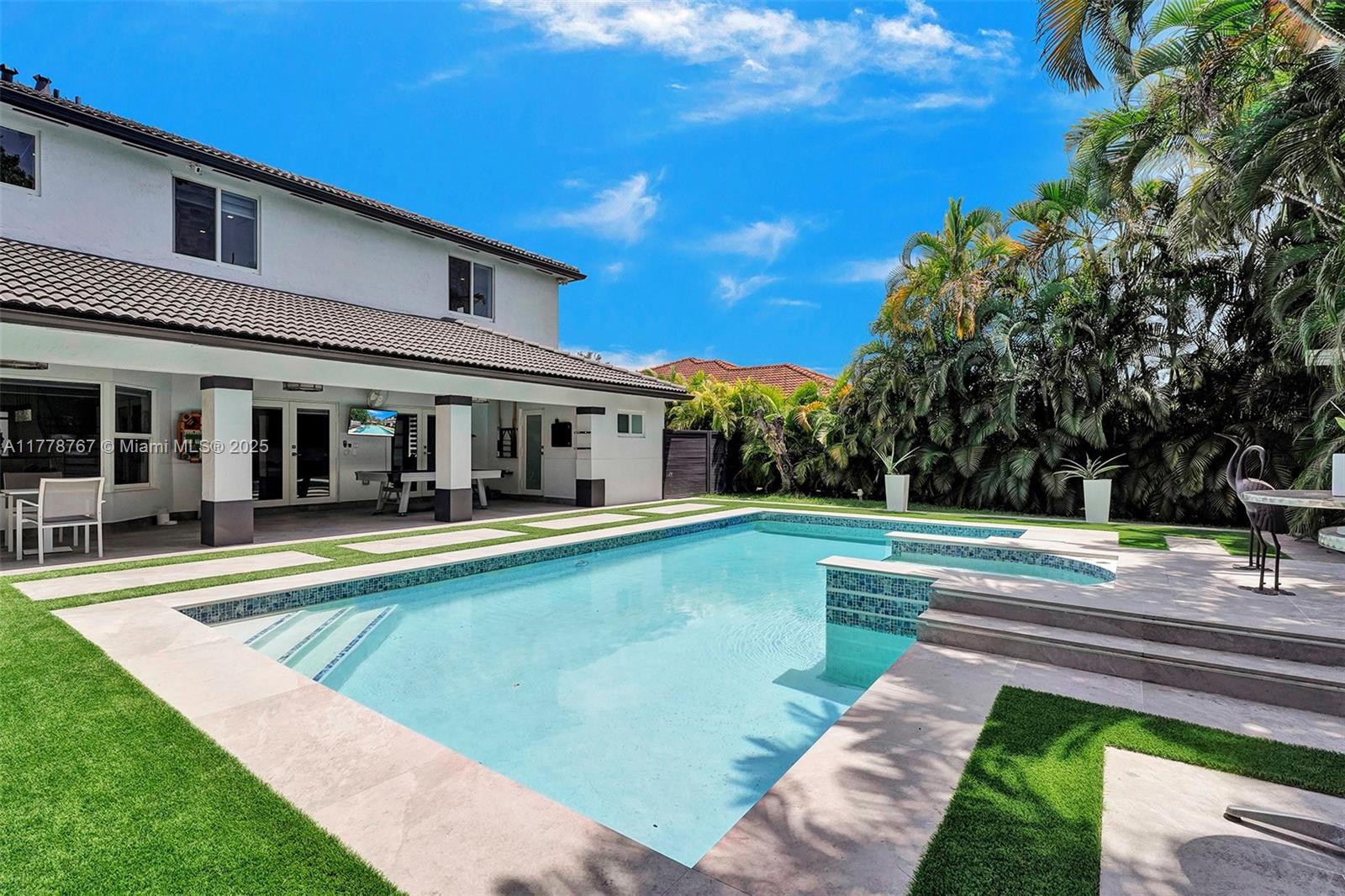 7870 NW 160th Ter