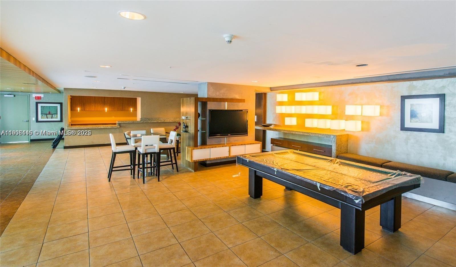 INFINITY AT BRICKELL COND - Residential