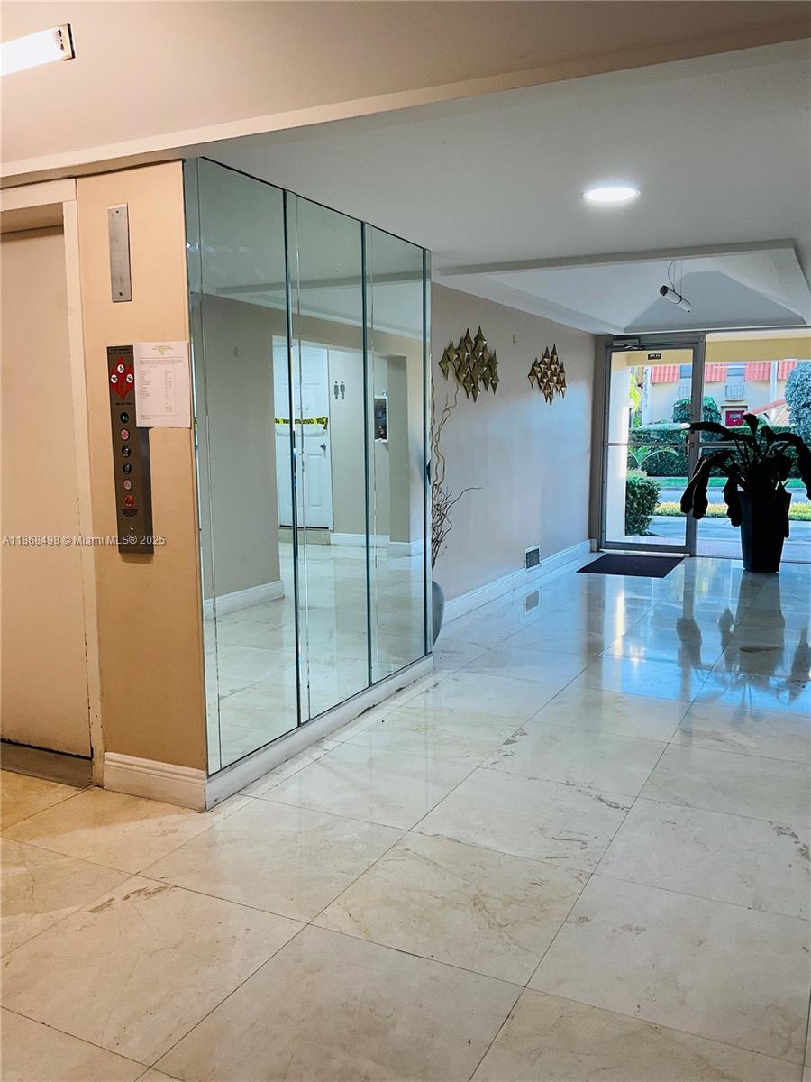 LA CANADIENNE CONDO - Residential