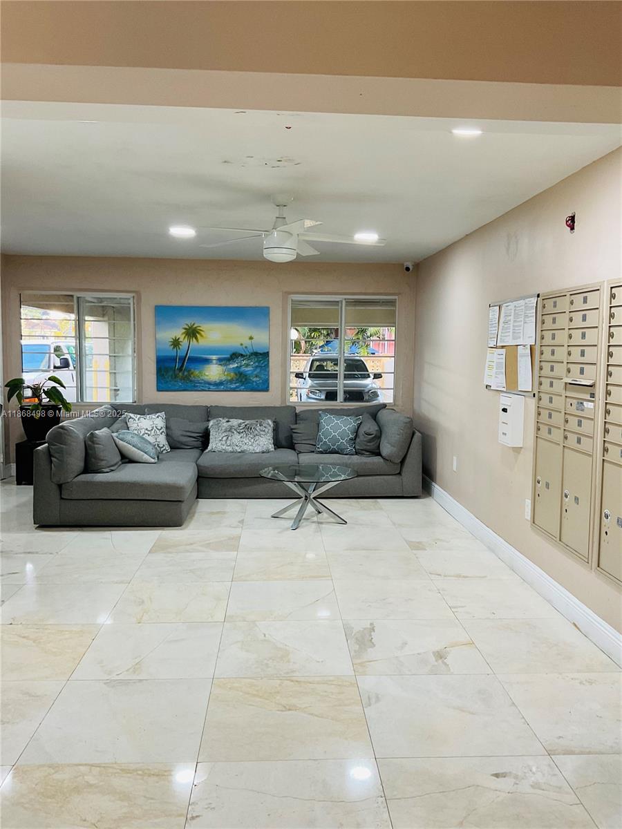 LA CANADIENNE CONDO - Residential