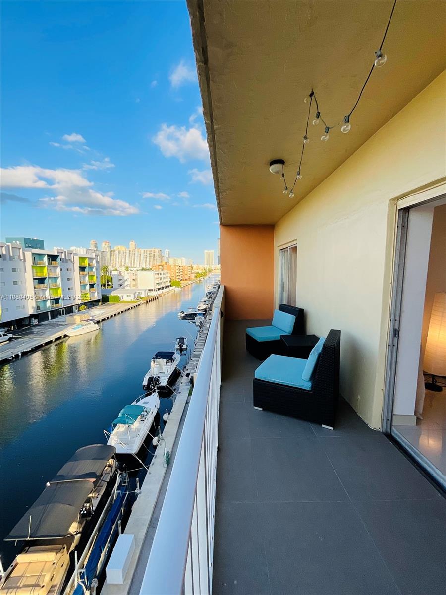 LA CANADIENNE CONDO - Residential