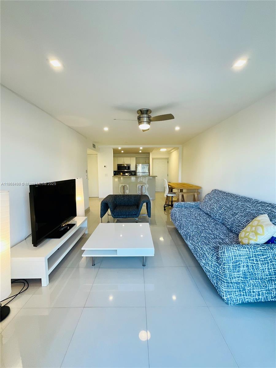 LA CANADIENNE CONDO - Residential