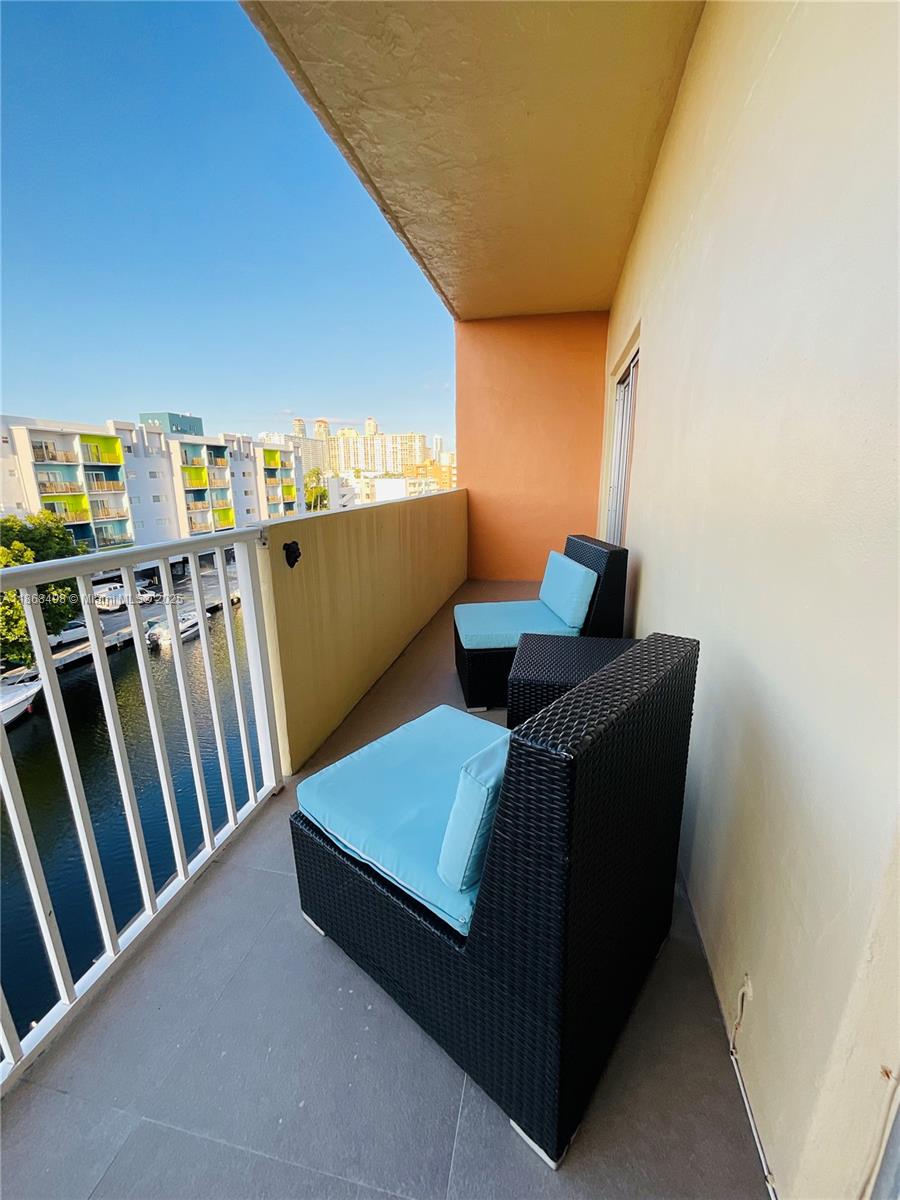 LA CANADIENNE CONDO - Residential