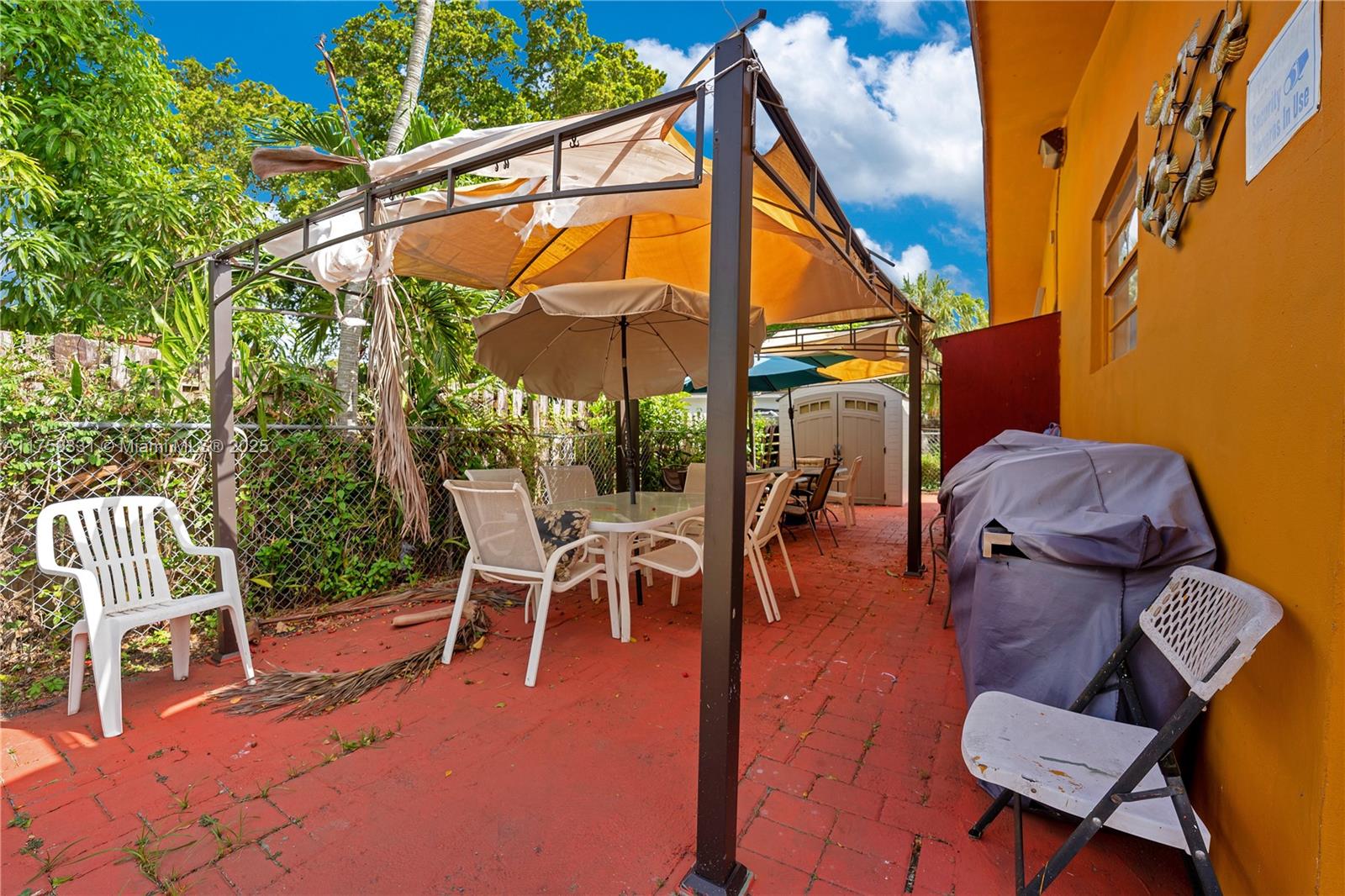 HALLANDALE PARK NO 3 - Residential Income