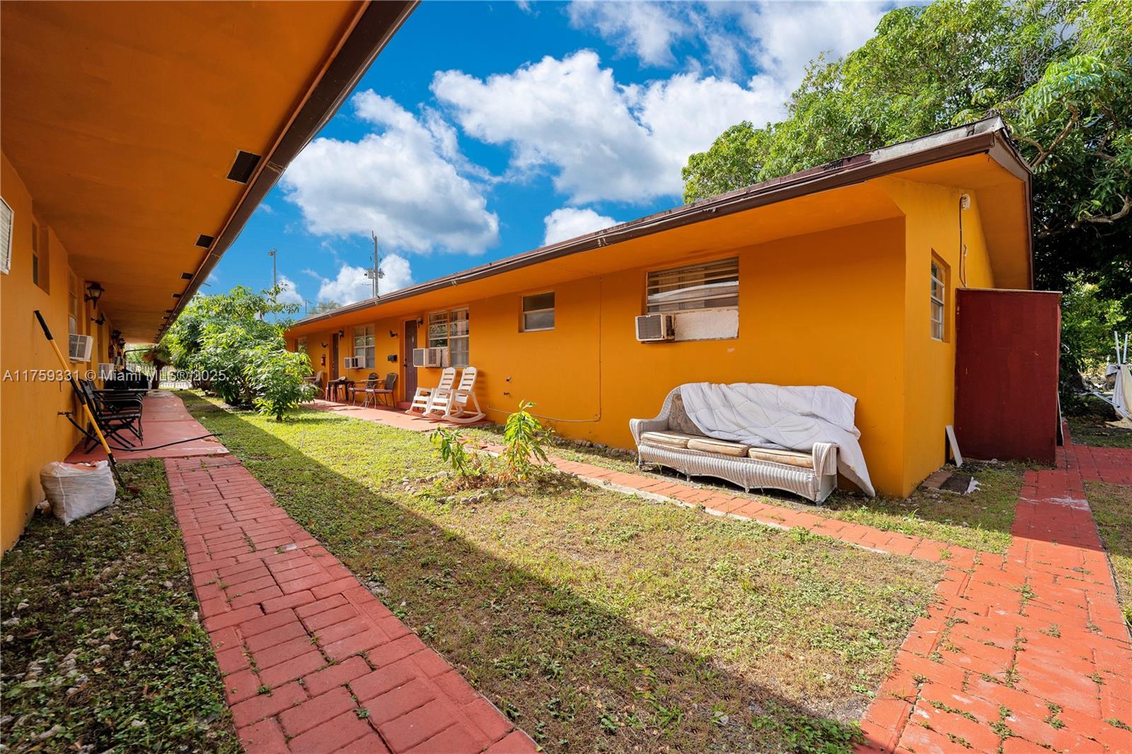 HALLANDALE PARK NO 3 - Residential Income