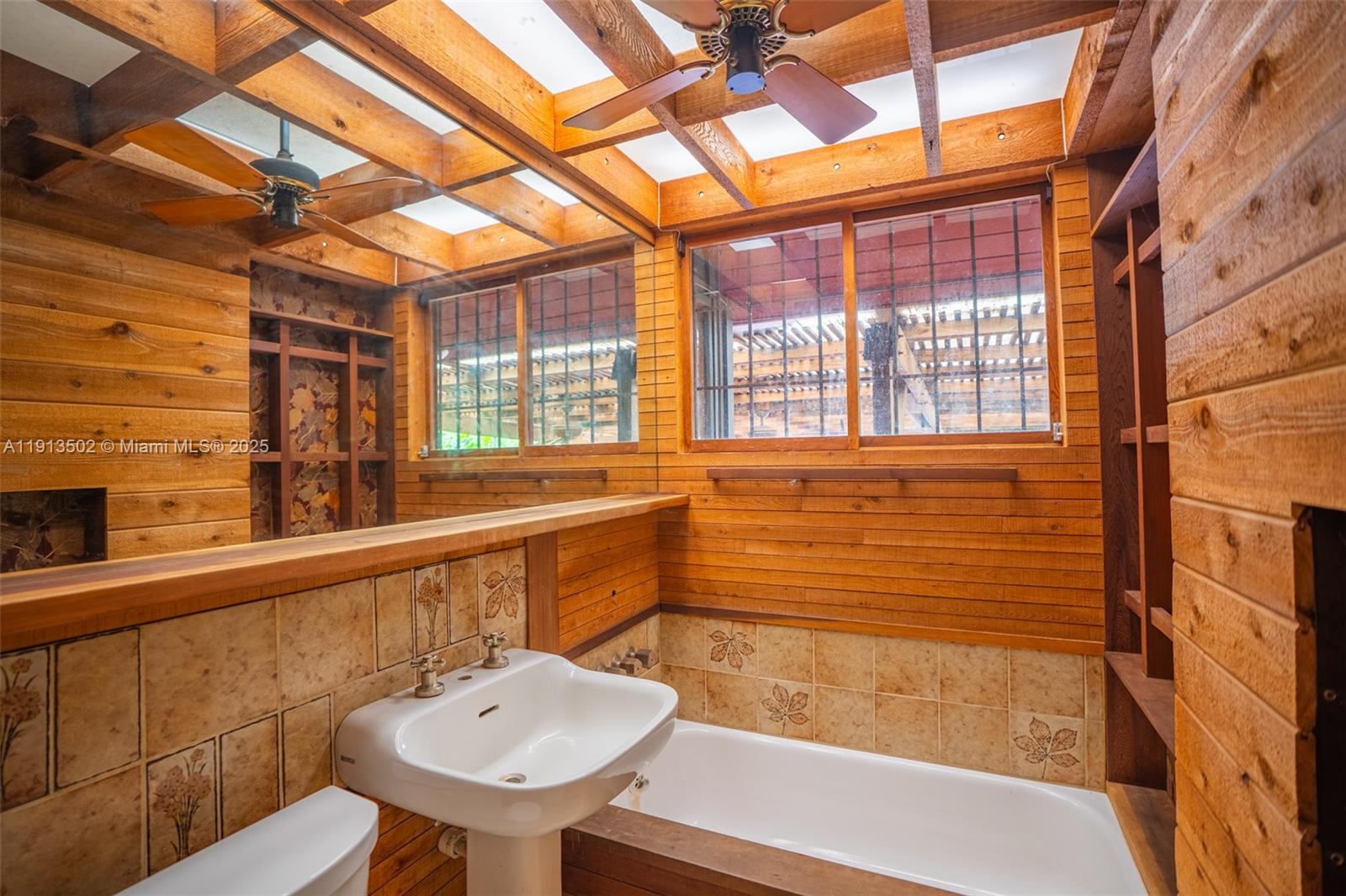 LUDLUM PLAZA - Residential