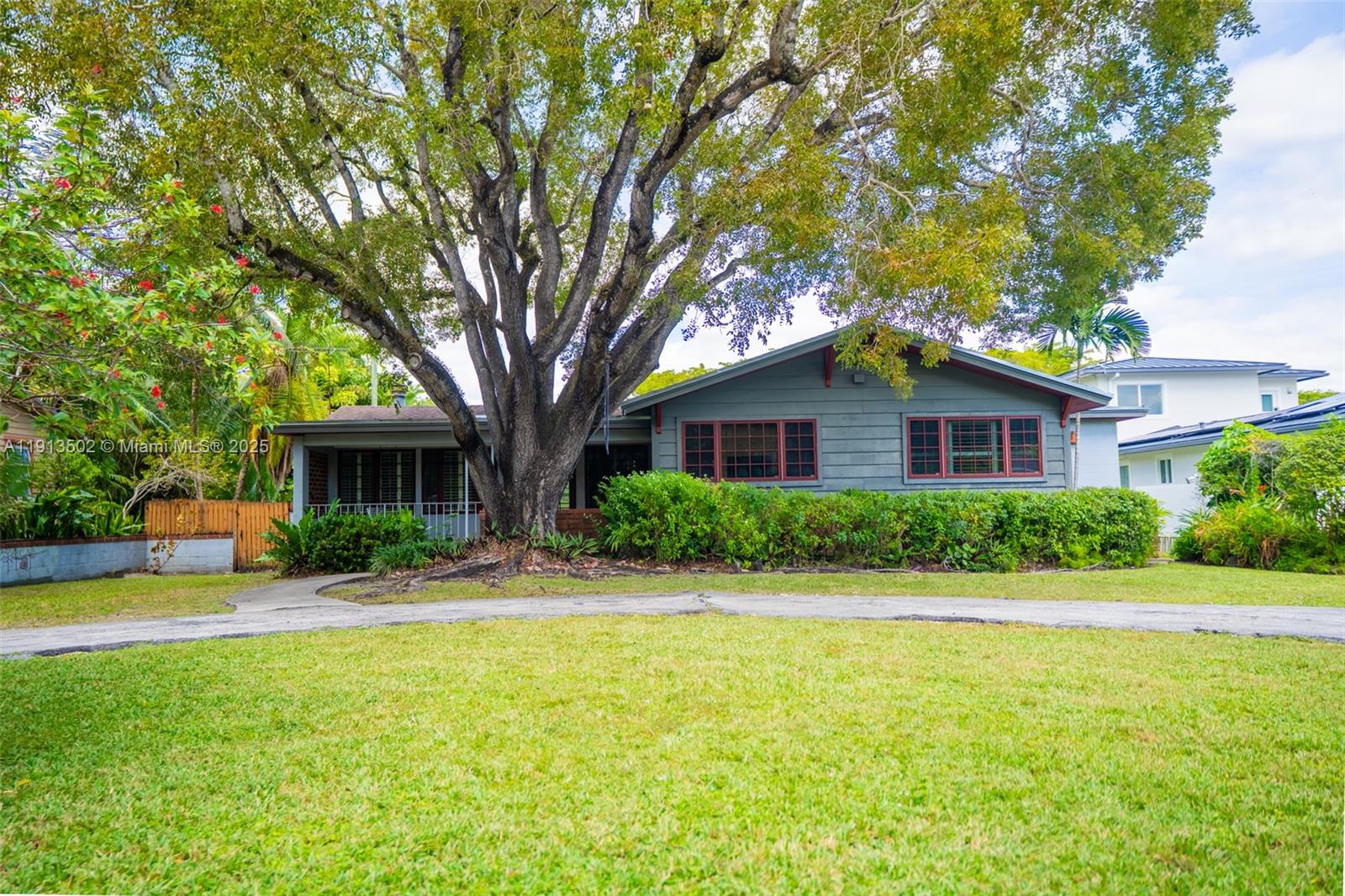 LUDLUM PLAZA - Residential