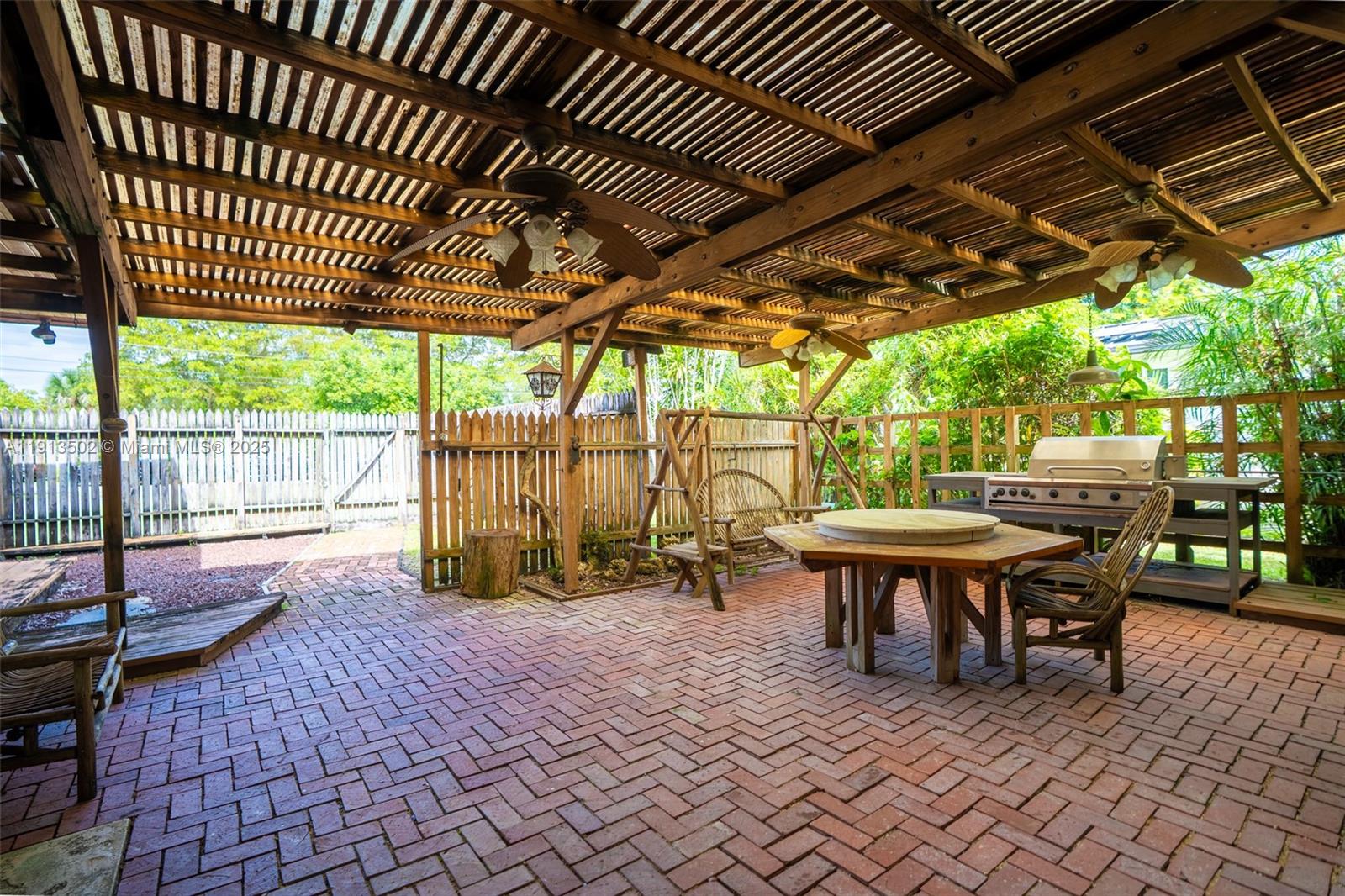 LUDLUM PLAZA - Residential