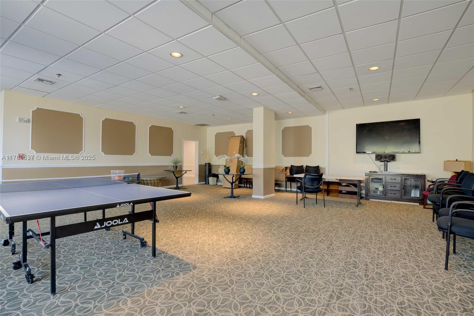 OCEANCREST CONDO APTS - Residential Lease