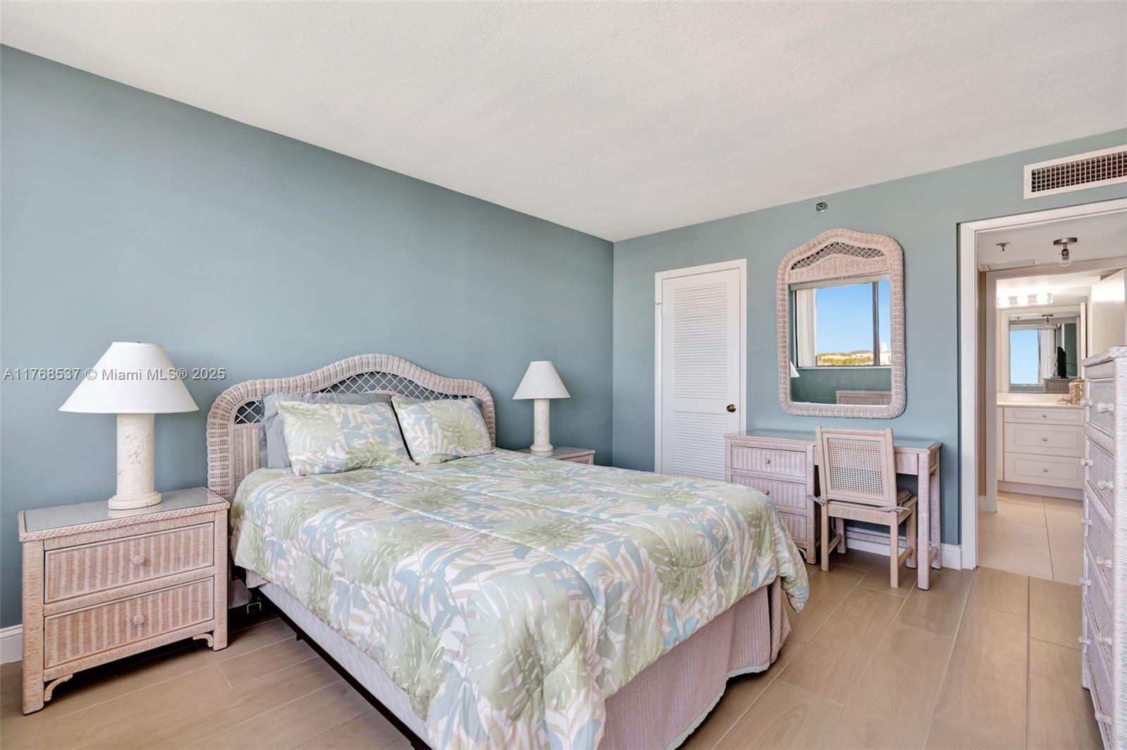 OCEANCREST CONDO APTS - Residential Lease