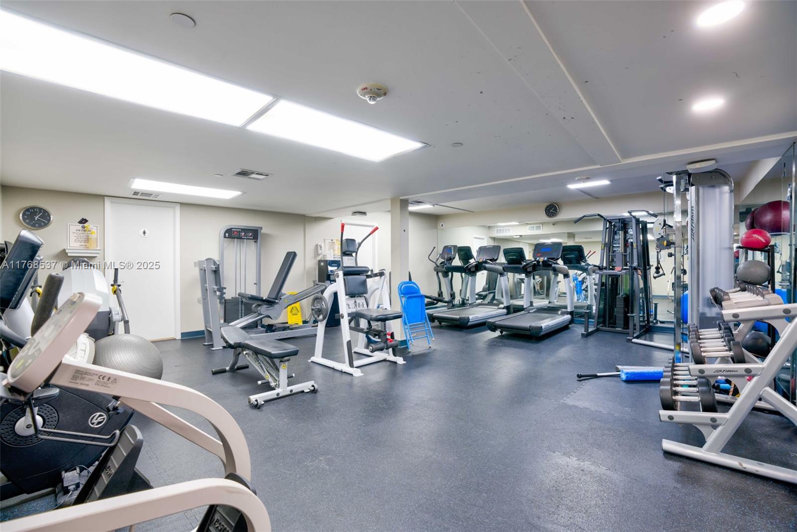 OCEANCREST CONDO APTS - Residential Lease