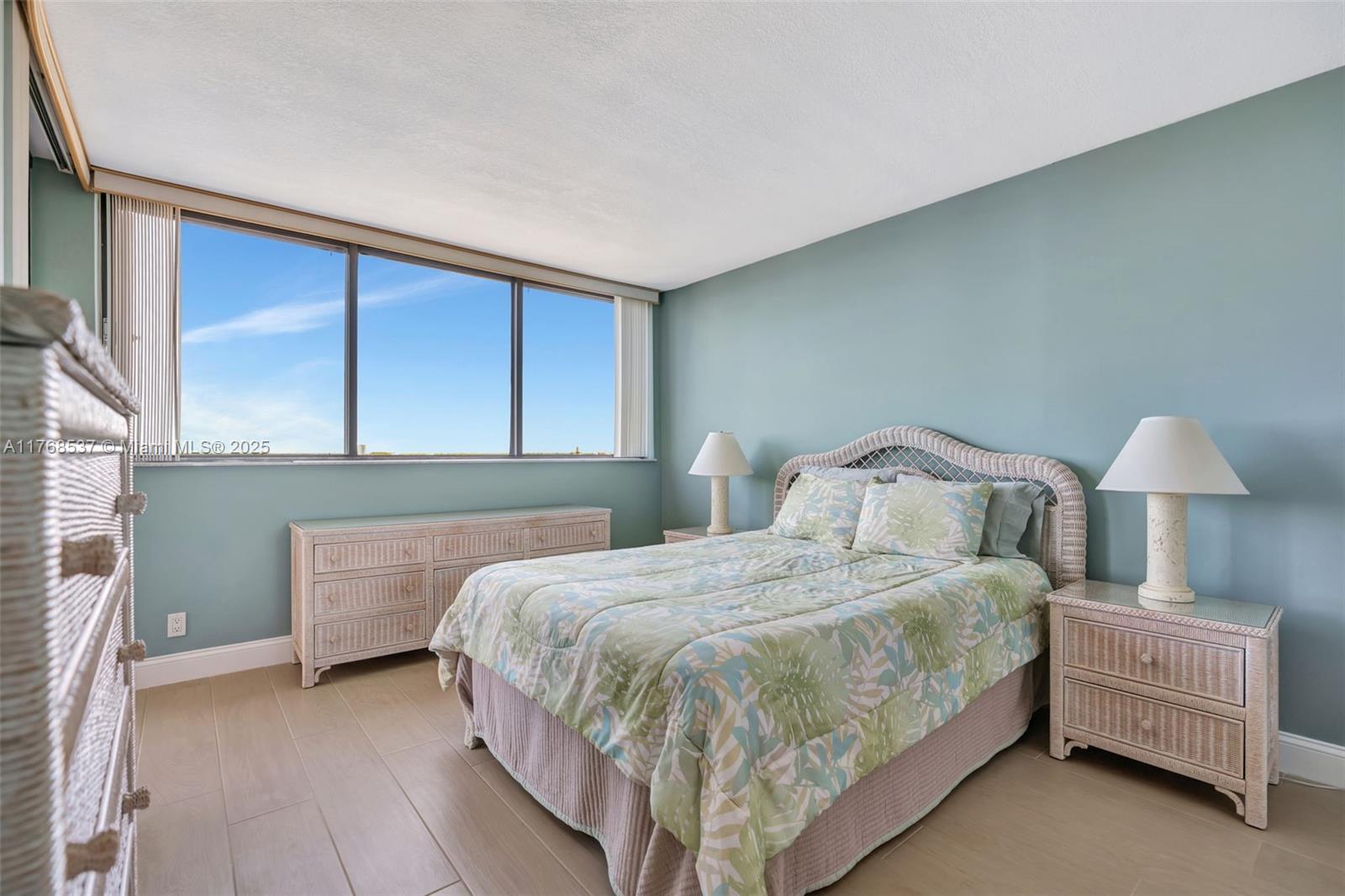 OCEANCREST CONDO APTS - Residential Lease