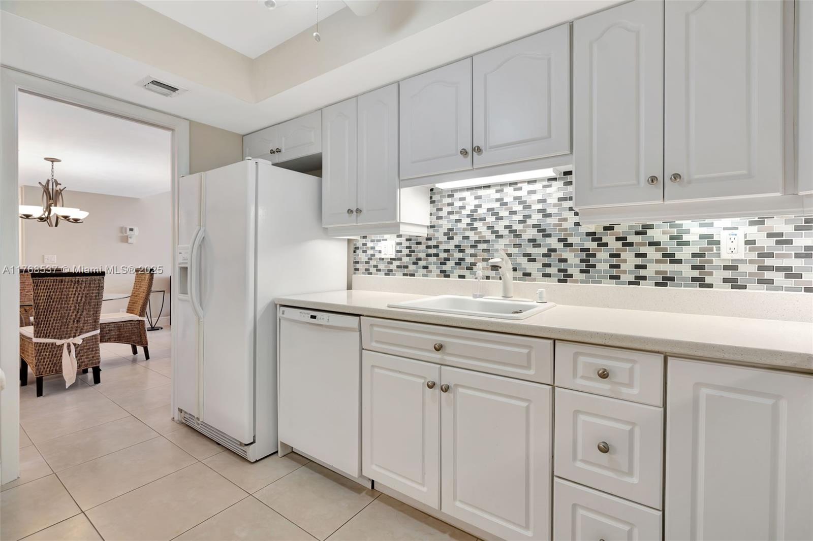 OCEANCREST CONDO APTS - Residential Lease
