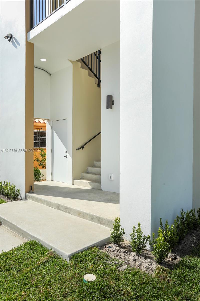 120 SW 35 Ave A1
